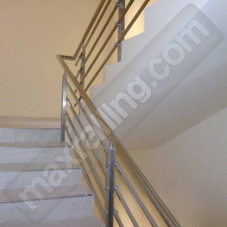 Стълбищен парапет